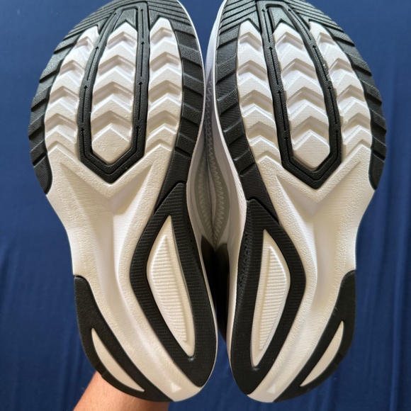 Saucony Shift 2 Women's Running Shoes - Black and Gray - Picture 2 of 9